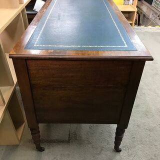 商談中　ロイズ・アンティークス　Lloyd's Antiques　アンティークデスクの画像