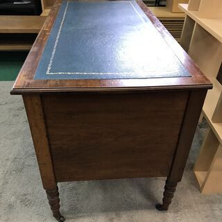 商談中　ロイズ・アンティークス　Lloyd's Antiques　アンティークデスクの画像