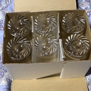 コップ6個。200円の画像