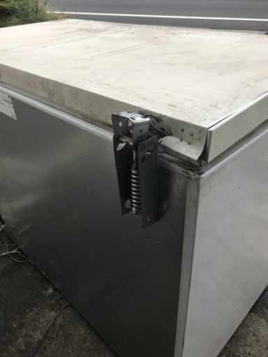 業務用大型冷凍庫　難有