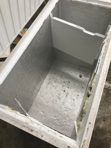 業務用大型冷凍庫　難有