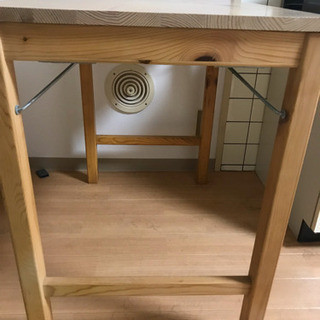 折りたたみテーブルの画像