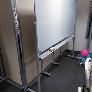 （中古）ホワイトボード（横180cm×縦90cm×高さ180cm）メーカー分からず・・の画像