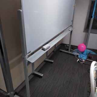 （中古）ホワイトボード（横180cm×縦90cm×高さ180cm）メーカー分からず・・の画像