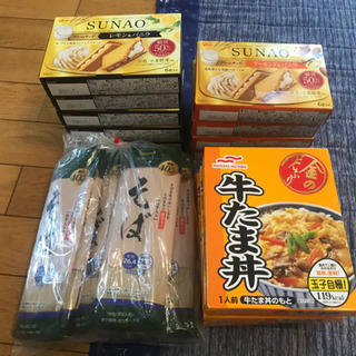 【多数おまとめ】 ホットケーキ、レトルトカレー、惣菜、クリームサンド、お蕎麦など　まとめてお引き取り希望！の画像