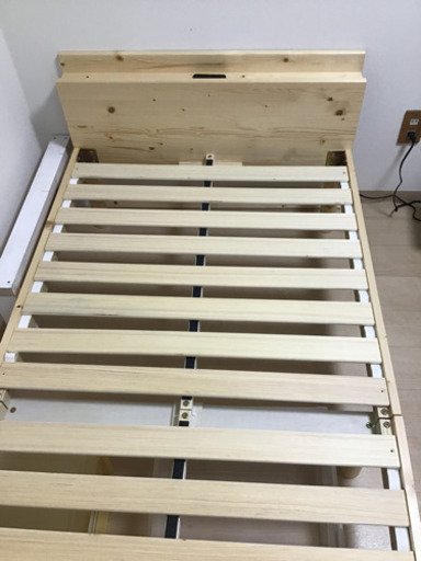 木製　宮付きベッド