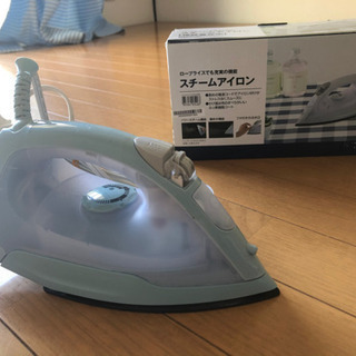 ニトリ　スチーム・ドライ兼用アイロンセット