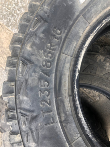 タイヤ　クーラジアMT 235/85R16