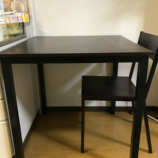 IKEA 食卓と椅子の画像