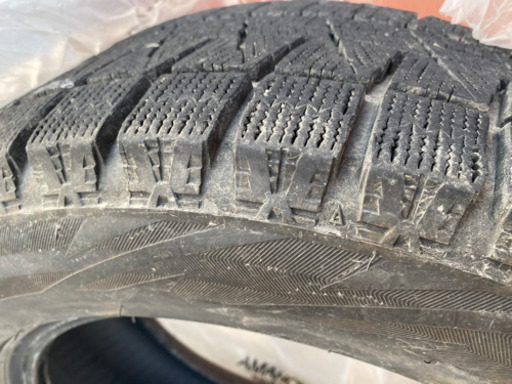 スタッドレスタイヤ売ります