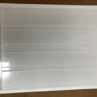 ニトリ　段ボルト4個の画像