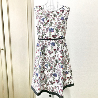 美品　Clear 花柄　ボタニカル柄　ワンピース　ノースリーブ　エレガントの画像