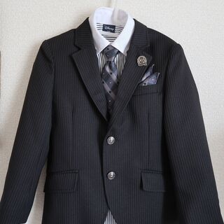 120cm 男児スーツ上下セット ディズニー 半ズボン 黒 卒園...