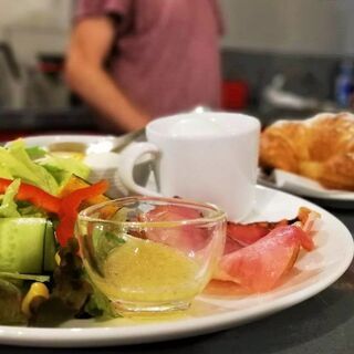 英字新聞セッション毎週火朝、木夜、土朝開催aka tombo coffee奈良もちいどの英会話カフェの画像