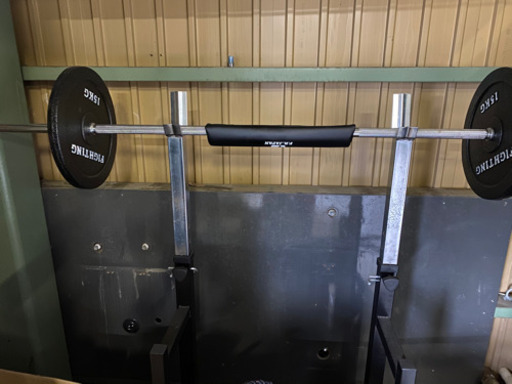 スクワットマシン