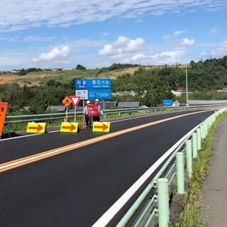 一般有料道路での維持管理業務【交通誘導警備】の画像