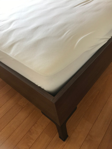 べっど　クイーンサイズになります。