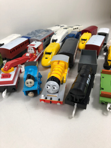 ⭐️ミニカー⭐️まとめて⭐︎26個⭐︎トーマスなど　消毒済み