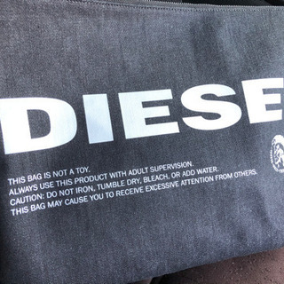 ほぼ新品！！★DIESEL 男女兼用ロゴ入りクラッチバッグ　デニム生地