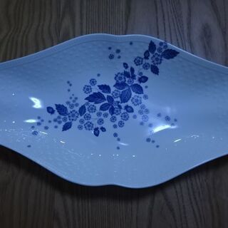 ウェッジウッド 　ストロベリー ブルーム インディゴ　マルチディッシュの画像