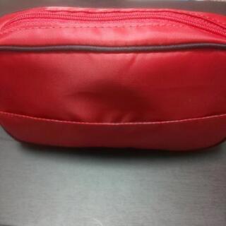 アルソアメイクアップポーチ👝赤色の画像