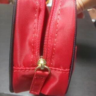 アルソアメイクアップポーチ👝赤色の画像