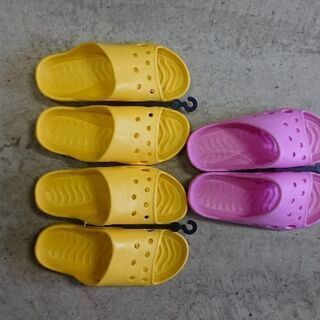 子供用サンダルの画像