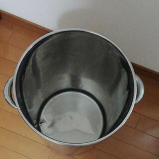 ステンレスの寸胴の画像