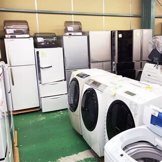 京都で綺麗でお買い得なリユース冷蔵庫をお探しなら、ぜひ当店にご来店下さい。一人暮らし～ファミリー向け 在庫200台以上の画像