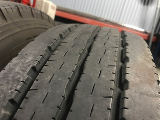 値下げ　205/70R17.5 ヨコハマ　LT151R 6本 2015製造 バリ山 7部山 屋内保管ゴム質良好　引き取り限定