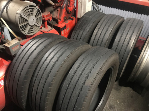値下げ　205/70R17.5 ヨコハマ　LT151R 6本 2015製造 バリ山 7部山 屋内保管ゴム質良好　引き取り限定