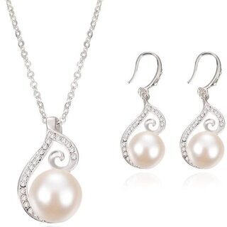 【新品】【3点セット】ネックレス ピアス オシャレ