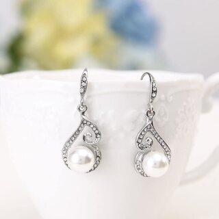 【新品】【3点セット】ネックレス ピアス オシャレの画像