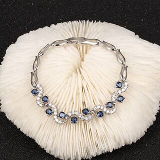 【新品】キュービックジルコニア レディース ブレスレット プラチナメッキ 長さ：18cm 金属アレルギー対応 バングル ブルー＆クリアの画像