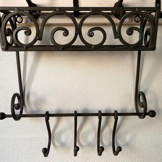 ZAKKA 雑貨あれこれ アイアンフック ガラスビン バスケット 木箱 ミニ椅子などの画像