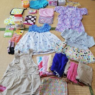 ベビー用品、女の子キッズ服、離乳食キット、おむつケース