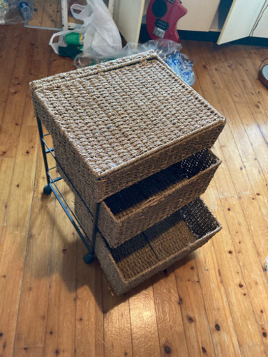 籐のカゴ風　収納家具