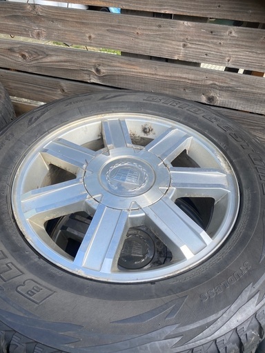 リンカーンナビゲーター　アルミスタッドレス付き