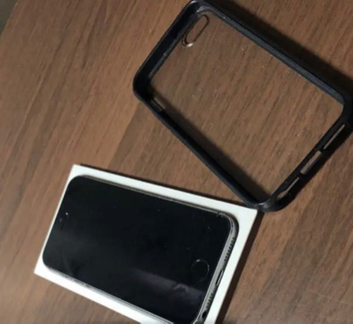 iPhone5S 本体とケース付き