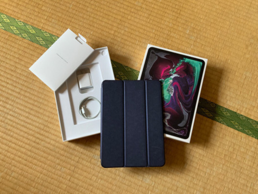 Caseと全付属品付超美品iPad Pro2018 11インチ 64GB Wifiモデル グレイ