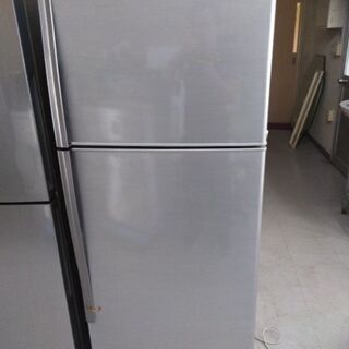 持ち帰り特価日立ノンフロン冷蔵庫255 L 2012年製別館倉庫場所浦添市安波茶においてあります