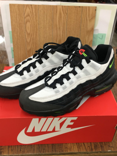NIKEナイキ　エアマックス95エッセンシャル  AT9865 004　サイズ：28cm　未使用品