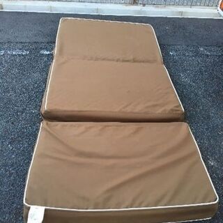 無料です‼️ニトリ 三つ折りマットレス