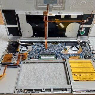【商談成立】ジャンク　部品取り用　Macbook pro17の画像