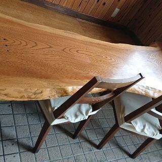一枚板テーブルの画像
