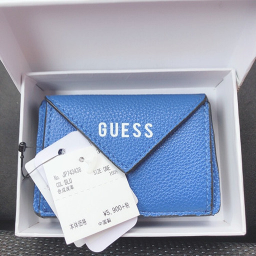 GUESS 三つ折財布