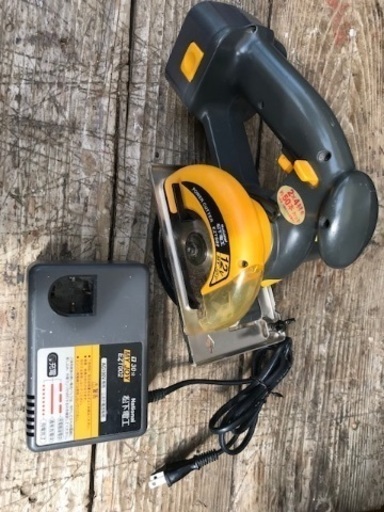 松下電工充電パワーカッター110木工用  EZT502