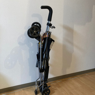 折りたたみ式　軽量ベビーカーの画像