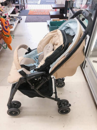 GM１２９　ベビーカー　combi コンビ　メチャカル ハンディ オート4キャス エッグショックHF ベビーシート　ベビーバギー　赤ちゃん用品　ベビー用品　ベージュ　スノーホワイト　スタンダードモデル　対象月齢：1カ月～36カ月頃（体重15kg以下）リサイクルショップ　ケイラック朝霞田島店　配達　配送　販売　回収　見積　査定　出張買取　買取　駐車場　現金買取　朝霞　志木　和光　新座　和光市　富士見　板橋　練馬　さいたま市　大宮　浦和　蕨　草加　戸田　上尾　ふじみ野　川越　所沢　東大和　清瀬　武蔵村山