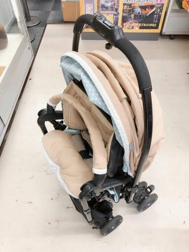 GM１２９　ベビーカー　combi コンビ　メチャカル ハンディ オート4キャス エッグショックHF ベビーシート　ベビーバギー　赤ちゃん用品　ベビー用品　ベージュ　スノーホワイト　スタンダードモデル　対象月齢：1カ月～36カ月頃（体重15kg以下）リサイクルショップ　ケイラック朝霞田島店　配達　配送　販売　回収　見積　査定　出張買取　買取　駐車場　現金買取　朝霞　志木　和光　新座　和光市　富士見　板橋　練馬　さいたま市　大宮　浦和　蕨　草加　戸田　上尾　ふじみ野　川越　所沢　東大和　清瀬　武蔵村山